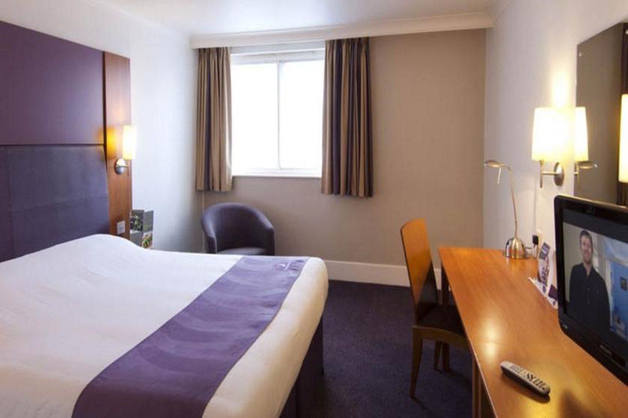 Premier Inn Dunstable / Luton Ngoại thất bức ảnh