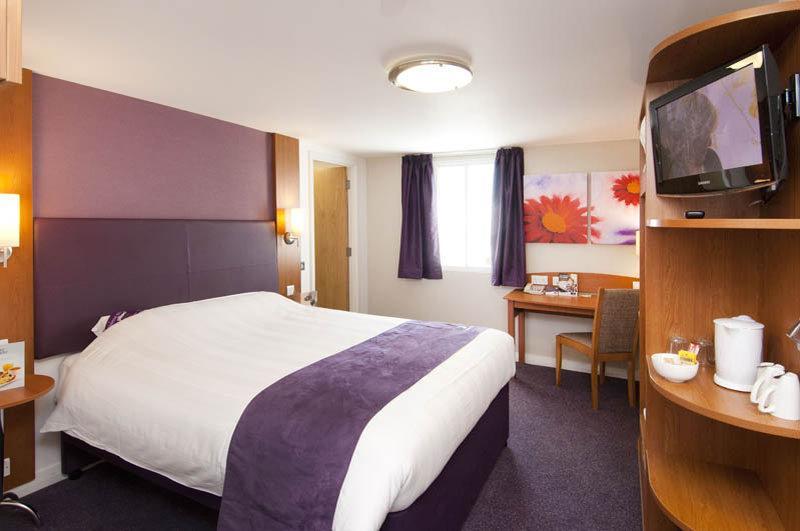 Premier Inn Dunstable / Luton Ngoại thất bức ảnh