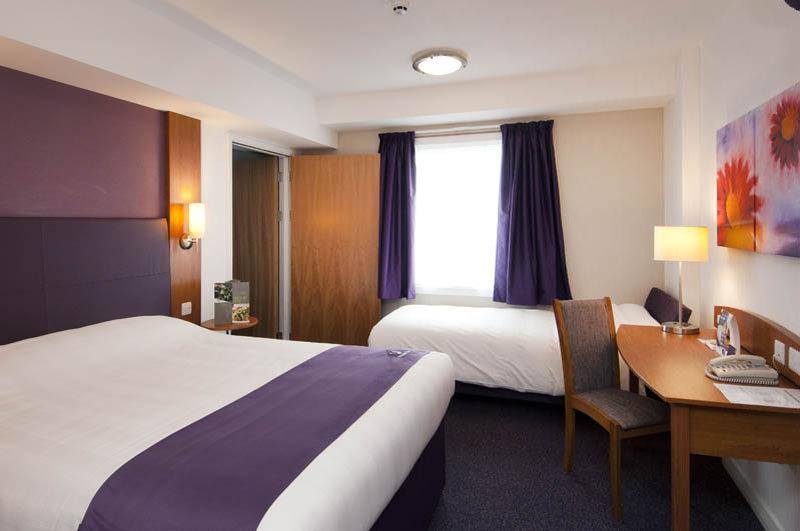 Premier Inn Dunstable / Luton Ngoại thất bức ảnh